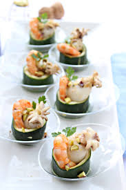 Oggi vediamo insieme alcune meravigliose idee per finger food, da fare in anticipo per un aperitivo o un buffet in compagnia di amici o parenti. Seppioline Ripiene Di Zucchine Cozze E Mazzancolle