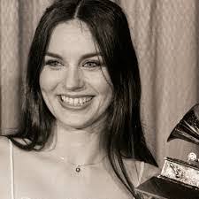 Katie Corliss's Instagram, Twitter & Facebook