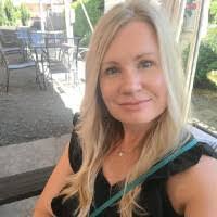 Katie Wiles's Instagram, Twitter & Facebook