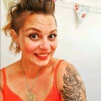 Laura Woolston's Instagram, Twitter & Facebook