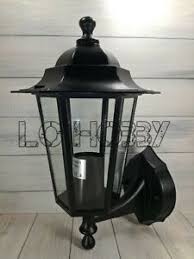 Questa nuova lampada da parete ideale per ambienti esterni si distingue per l'elevata qualità dei materiali, per la viteria inox e per la verniciatura. Lampioncino Da Giardino Applique Luce Per Esterno Muro Parete Illuminazione Faro Ebay
