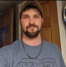 Looking for a landscaper in Greensburg for yard cleanup