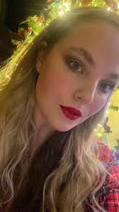 Спасибо большое 2023 за всё мои успехи , за подаренные эмоции и просто  прекрасные и счастливые 365 дней 🎄 , Это был мой год , год кролика и кошки  🐇🐱 Буду ждать через 12 лет его снова 🫶🏼