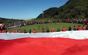 Pengibaran bendera merah putih ini merupakan yang pertama kali dilakukan di puncak gunung bungkuk bengkulu tengah. Bendera Merah Putih Raksasa Dibentangkan Di Lembah Ramma Gunung Bawakaraeng 0 Foto Okezone Foto