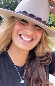 Jillian Shearer's Instagram, Twitter & Facebook