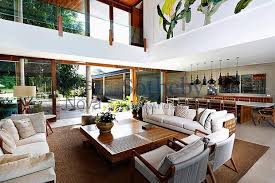 A house valued at more than seven million euros and one that has its own pier and even a heliport. Pin Em Casa