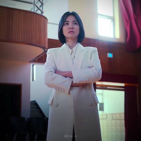 Iconic Scene from 'The Glory' featuring Song Hye Kyo