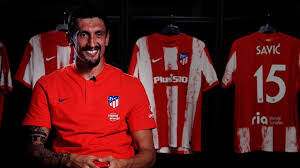 A cobertura de reserva do atlético é dominada pelo azul e vermelho como os detalhes, trazendo peso e tradição ao clube espanhol. 92vljxsvuwsvam