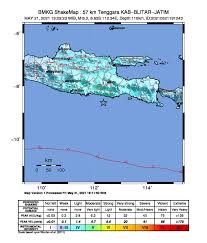 Gempa bumi kembali mengguncang kabupaten nias barat, sumatera utara (sumut), pada senin (17/5/2021) malam. Gempa Magnitudo 6 2 Guncang Blitar Tak Berpotensi Tsunami Kempalan Com