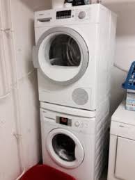 Aber auch mit einfachen mitteln und ohne hohe kosten ist es möglich, den trockner auf die waschmaschine zu stellen. Trockner Auf Waschmaschine Stellen So Wird S Gemacht
