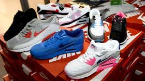 Réservez le produit que vous souhaitez dans un magasin. Tribunal Correctionnel De Tournai Des Vetements De Sport Et Des Baskets De Grandes Marques Vendus Sur Facebook