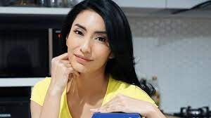Tyas mirasih mandi di film air terjun pengantin. Perjalanan Cinta Tyas Mirasih Dan Raiden Soedjono Pernah Diprediksi Tak Awet Kini Cerai