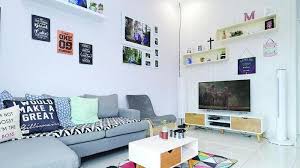 Sofa santai keluarga menjadi salah satu tempat yang sangat dan nyaman untuk tempat berkumpul. Tips Interior Menata Ruang Keluarga Sekaligus Ruang Tamu Di Lahan Mungil Pos Belitung