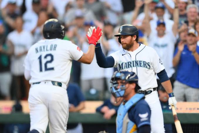 Rays scratch starting pitcher, then rally past Mariners | Reuters