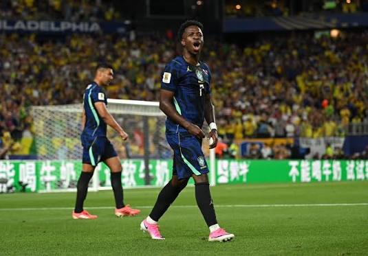 GOLAZOOOO DE VINICIUS AL 45' 🇧🇷 Brasil 3 - Haití 0