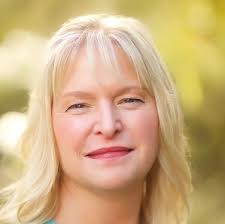 The Wellness Universe Guide to Complete Self-Care: 25 Tools for  Transformation (The Wellness Universe Guide to Complete Self-Care…)