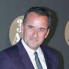 En mai dernier, chez thierry ardisson, il avait parlé de la mort de son père. Christophe Dechavanne J Ai Eleve Ma Fille Ninon Tout Seul