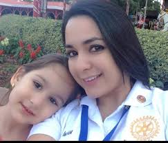 Rotary, con mirada de mujer Un...