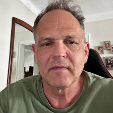 Fun night clubs in Calgary for a group of girlfriends to dance