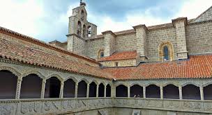 Avila deve la sua caratteristica architettonica al fatto di essere fu fondata nel xi secolo come baluardo della spagna cristiana a difesa dalla spagna musulmana. Avila In Spagna La Citta Delle Mura E Di Santa Teresa