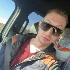 Best and cleanest nail salon in Granbury?