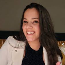 Elisa Small's Instagram, Twitter & Facebook