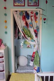 Her Yas Icin Cocuk Kitabi Bir Dolap Kitap Kitap Kenari Okuma Kosesi Dekor