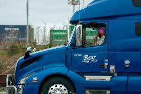 America’s Ranks of Immigrant Truckers Find a Roadblock: English Tests