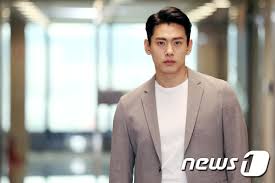 은퇴 후 스페인에서 프리터로 지내던 재원의 앞에 그의 첫사랑인 하비에르가 나타난다. ìœ íƒœì˜¤ ì•„ë‚´ ë‹ˆí‚¤ë¦¬