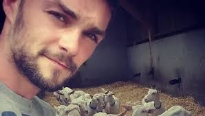 Julien Bard a un succès fou avec sa ferme bordelaise inspirée du  savoir-faire de Mumu biquette