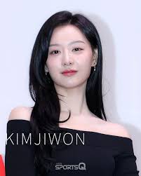 NEW] Kim Ji Won at QUEEN OF TEARS Press Call 03.07.24