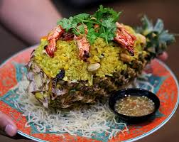 Di tempat makan ini, kamu bisa merancang sendiri sushi idaman kamu, loh. Nibble Id 7 Restoran Di Margo City Ini Enak Dan Bikin Kenyang