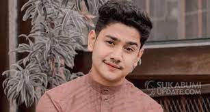 Lets follow my handsome brother's twitter.@zikri_daulay. Berisi 10 Lagu Syakir Daulay Rilis Album Alunan Syurga