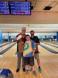The Monday Mayhem series ended last night with the rolloff. 24 bowlers  bowled the finals. The cut after the 1st round was 710. The second round  cut was 492 for 2 games.