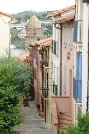 Que Visiter A Collioure En Une Journee Voyager En Photos Blog Voyage En 2020 Visiter Collioure Les Rocheuses Maisons Colorees