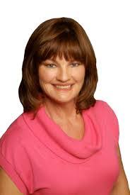 Kelly Baucom's Instagram, Twitter & Facebook