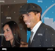 Demi moore and ashton kutcher hi-res stock photography and images