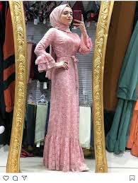 Pembe Elbisenin Ustune Hangi Renk Sal Gider Kadin Blogu Basortusu Modasi Musluman Modasi Pembe Elbiseler