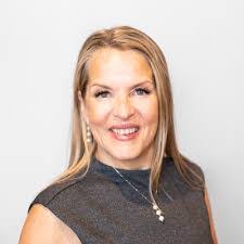 Lisa Raff's Instagram, Twitter & Facebook