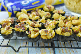Panaskan butter, madu dan gula di dalam periuk sehingga cair dan sebati. Cornflakes Madu Oreo Yang Rangup Di Setiap Gigitan Buat Orang Lapo