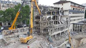 Le permis de démolir est une autorisation qui concerne les travaux de démolition totale ou partielle d'une construction. Le Permis De Construire Peut Il Tenir Lieu De Permis De Demolir En L Absence D Une Demande Explicite Du Petitionnaire Jurisurba