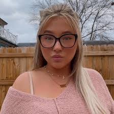 Alyssa Persinger's Instagram, Twitter & Facebook