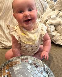 Auckland trip Sadie got to meet her 2 great grandparents, grandparents,  aunties, uncles, cousins and chosen aunties ❤️🥰