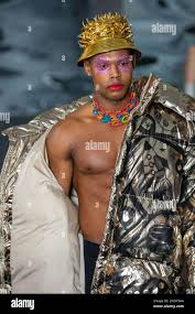 Vin and omi fashion show hi-res stock photography and images - Page 16 -  Alamy