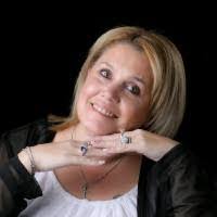 Kimberly Huff's Instagram, Twitter & Facebook