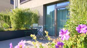 Das drinnen verschmilzt mit dem draußen, fließt ineinander über und schafft ein ambiente, in dem jegliche anspannung einem warmen gefühl der … Varias Lifestyle Apartments Winterthur Agoda Com