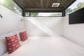 This Might Be A Tiny House But It Has A 10 Foot High Ceiling Modern Tiny House Tiny House Vacation Tiny House Living