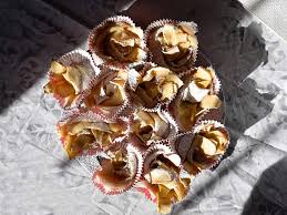 Le roselline di sfoglia e mele di sale&pepe sono deliziosi dolcetti di frutta, semplici e veloci da preparare, ma molto scenografiche: Roselline Di Pastasfoglia Alle Mele Camygourmet