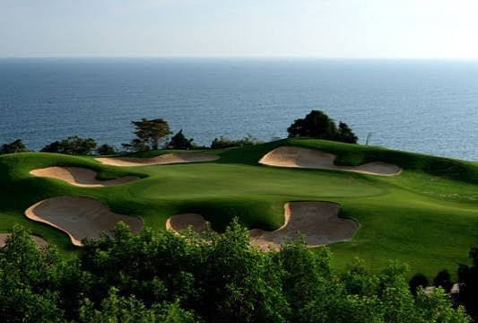 Sân golf SeaLinks Mũi Né - Bảng giá tháng 09/2026