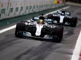 Sie umfasste erstmals 20 rennen und wurde vom 18. Lewis Hamilton Startet Mit Neuem Motor Aus Boxengasse